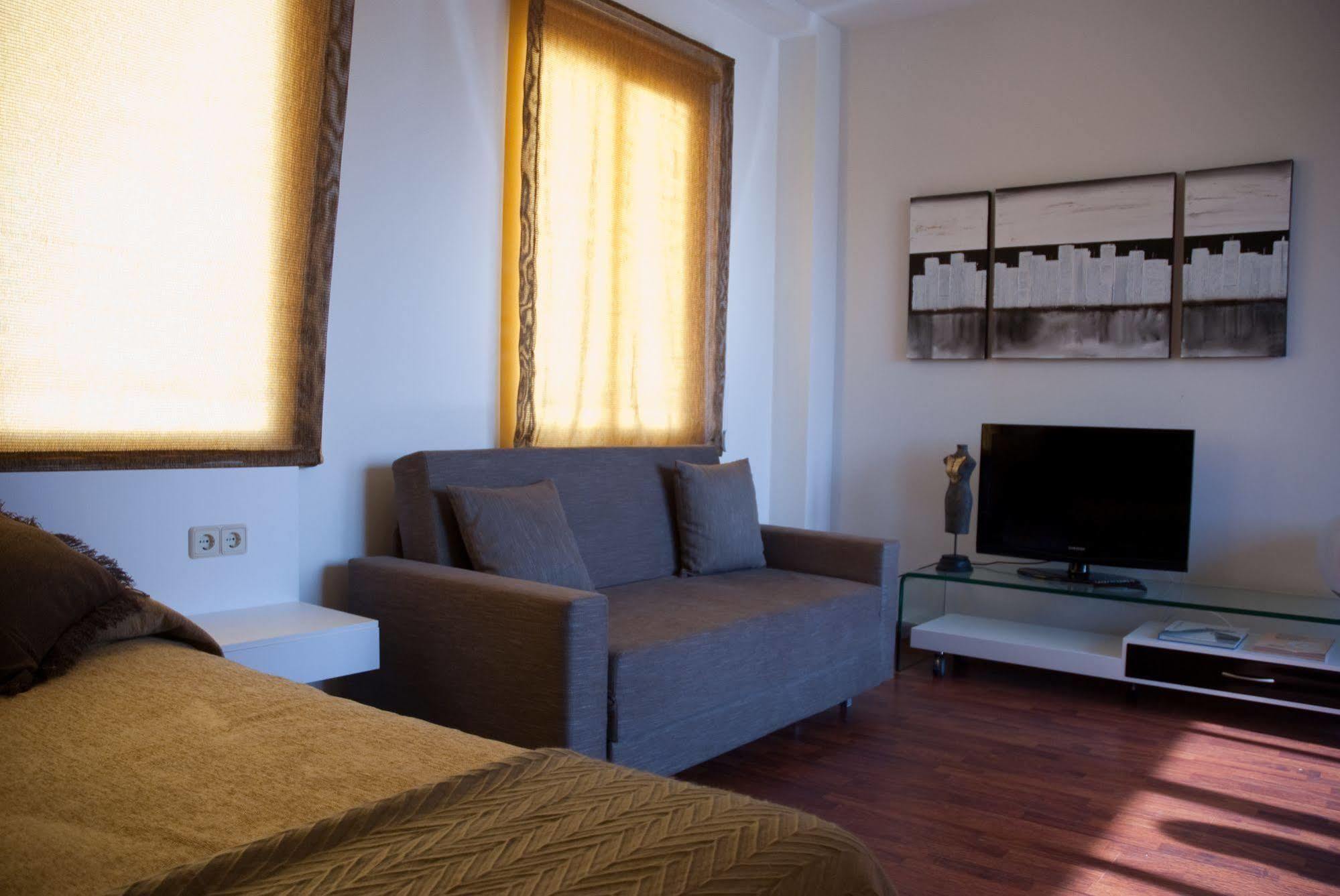 Sky Touristic Attic Apartment Valencia Exterior photo