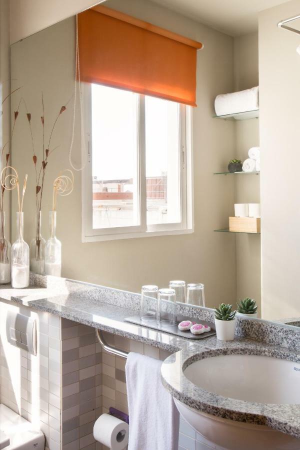 Sky Touristic Attic Apartment Valencia Exterior photo