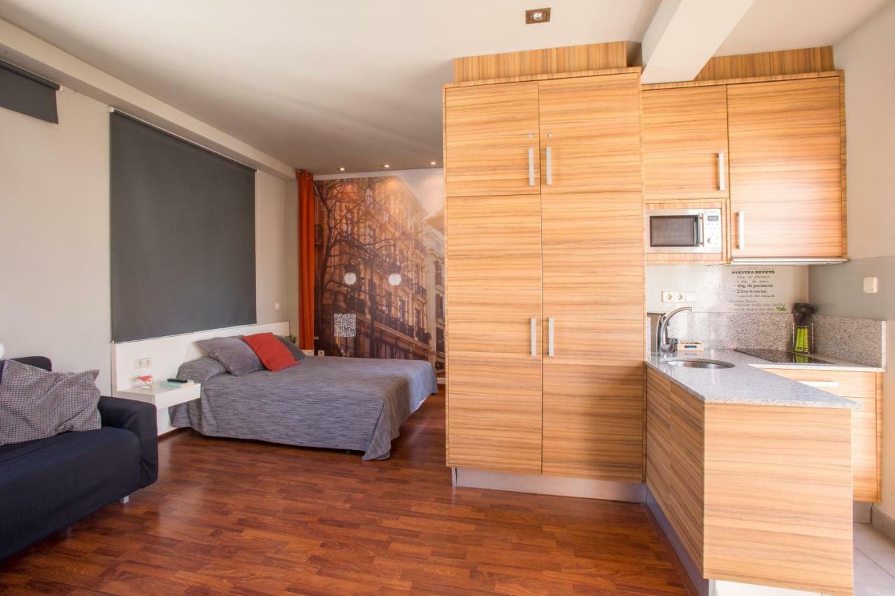 Sky Touristic Attic Apartment Valencia Exterior photo