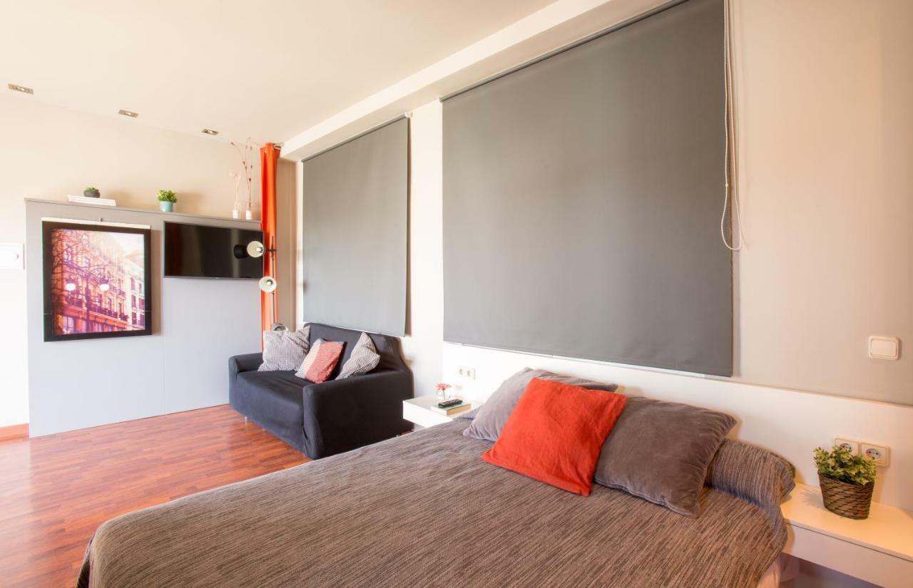 Sky Touristic Attic Apartment Valencia Exterior photo